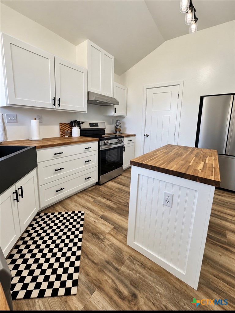 main property photo 12