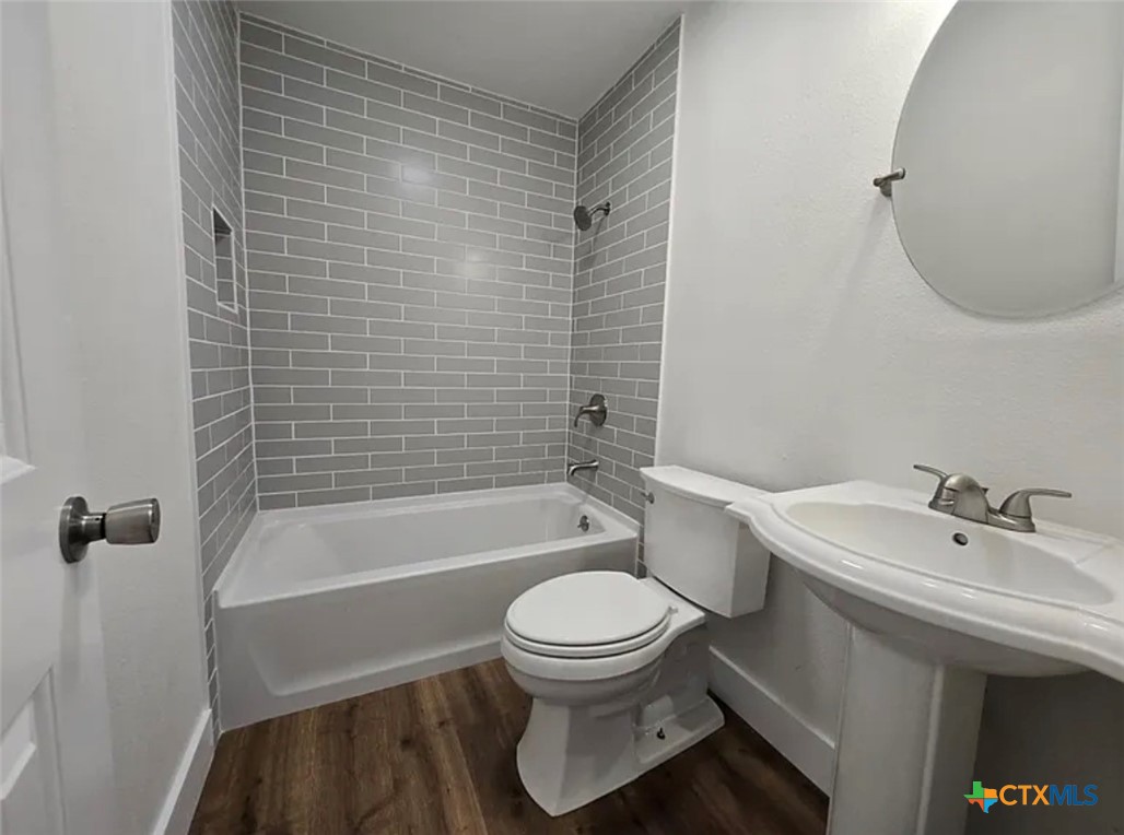main property photo 9
