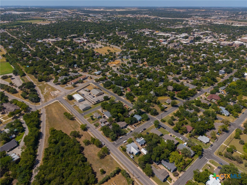 main property photo 11