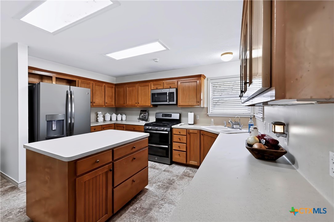 main property photo 10