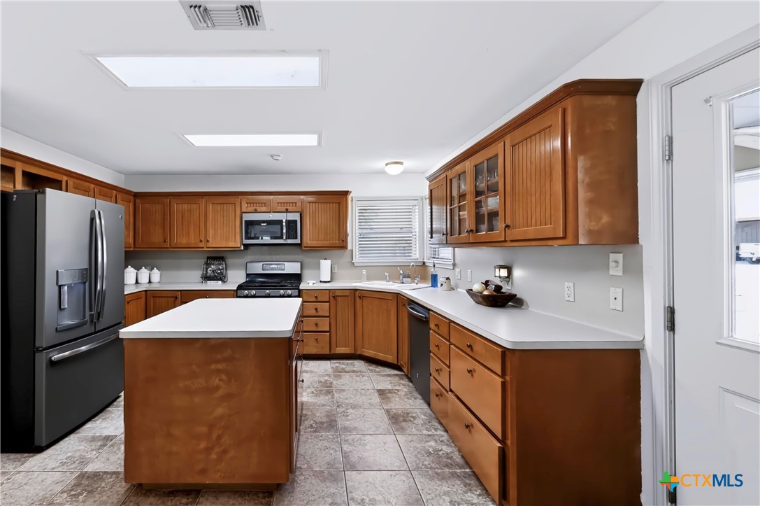 main property photo 11