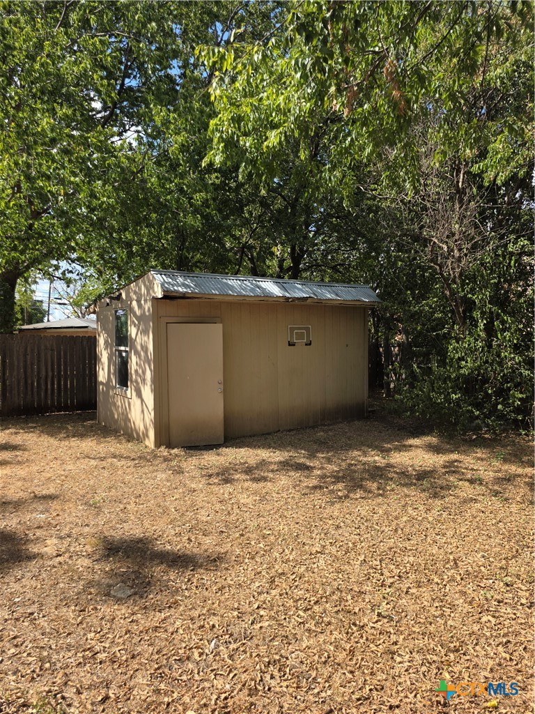 main property photo 10
