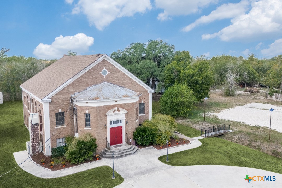 main property photo 4