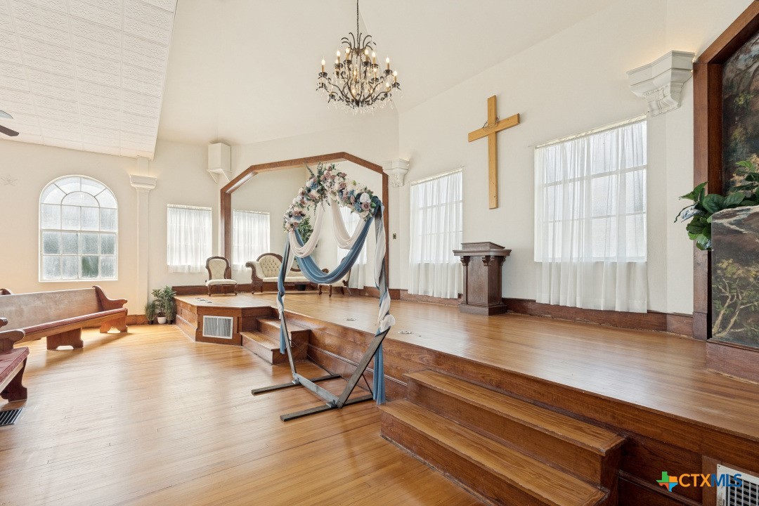 main property photo 9