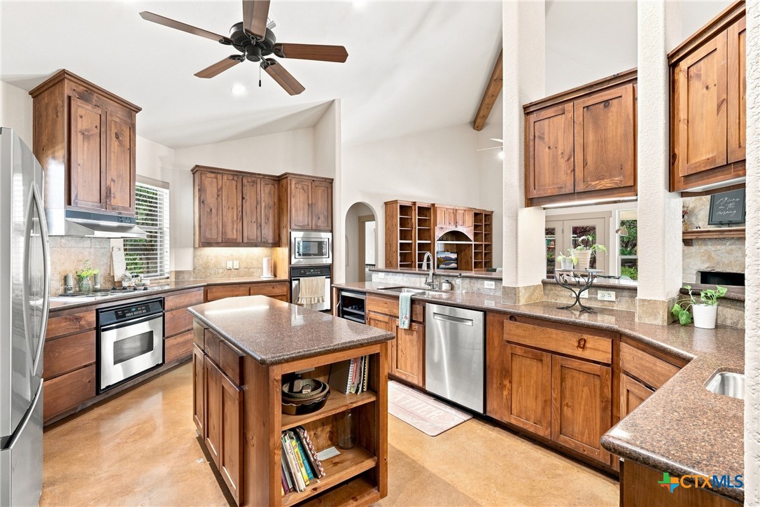 main property photo 8