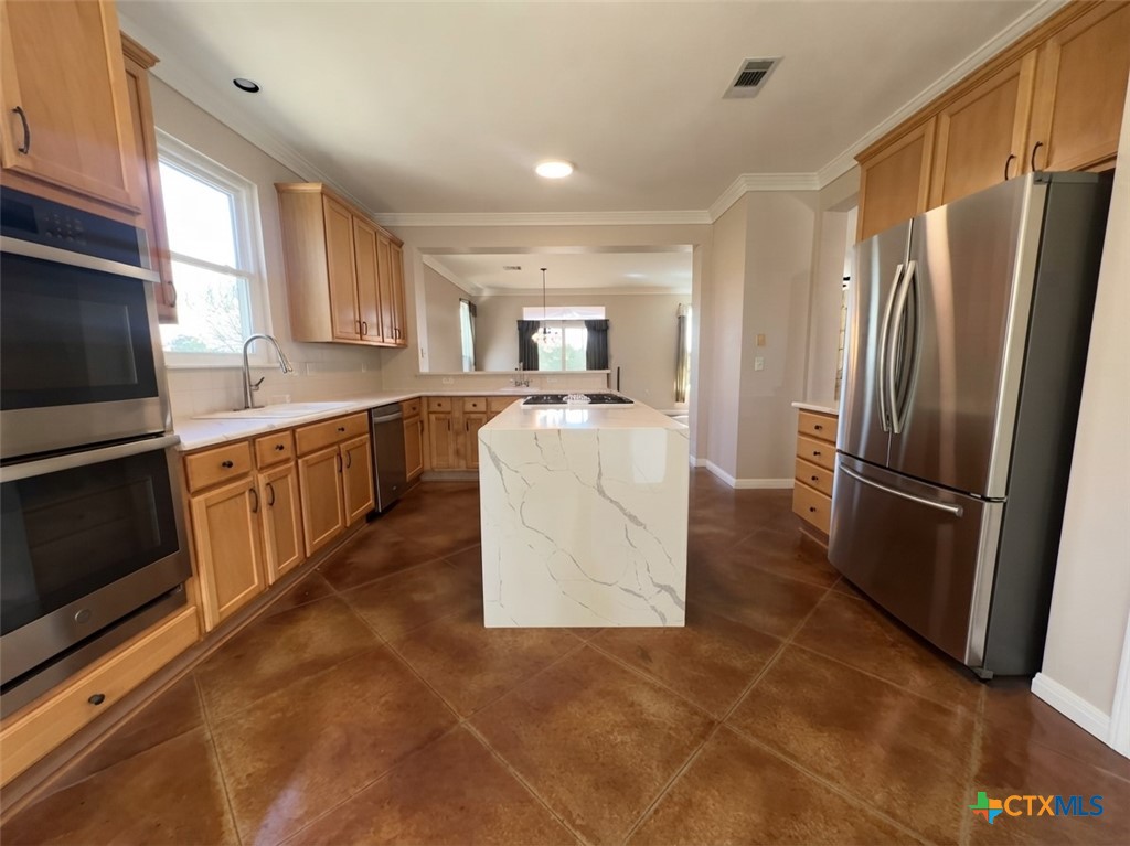 main property photo 11