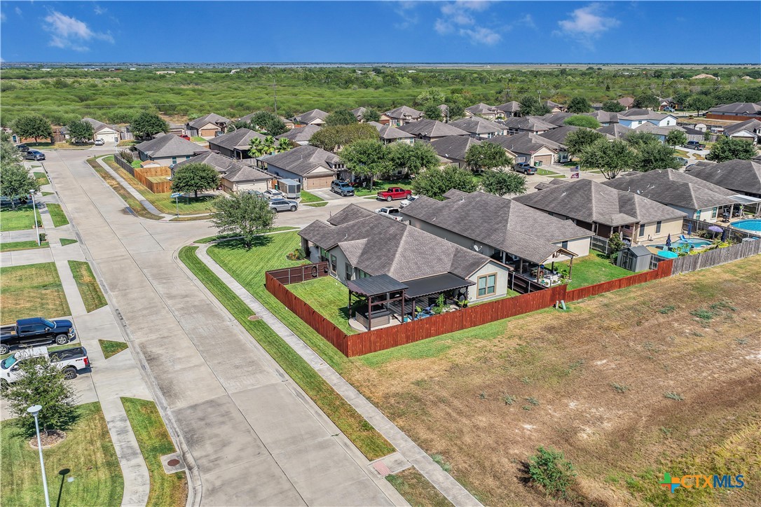 main property photo 40