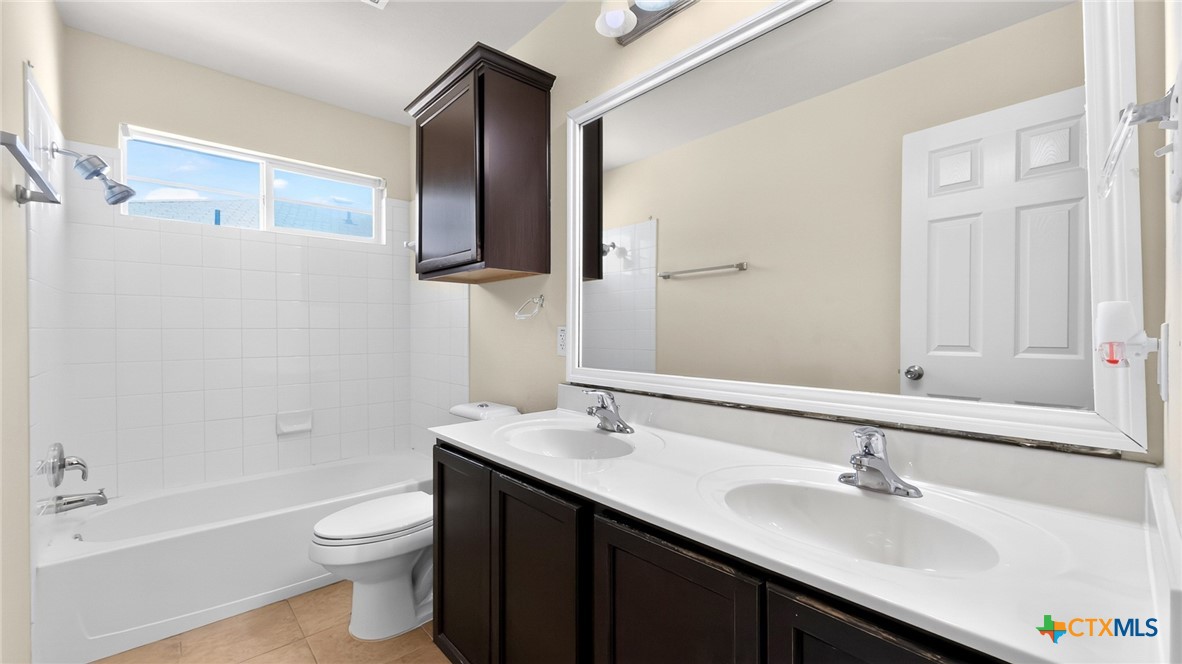 main property photo 11