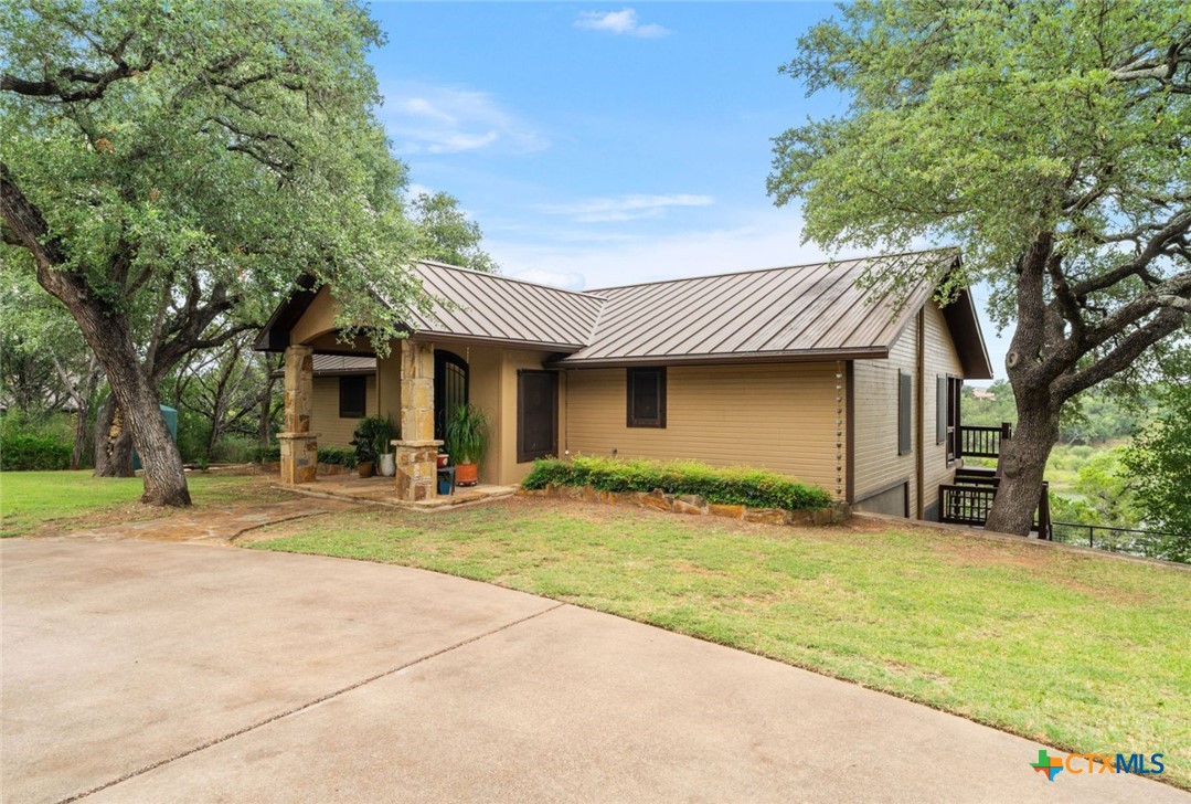 main property photo 30