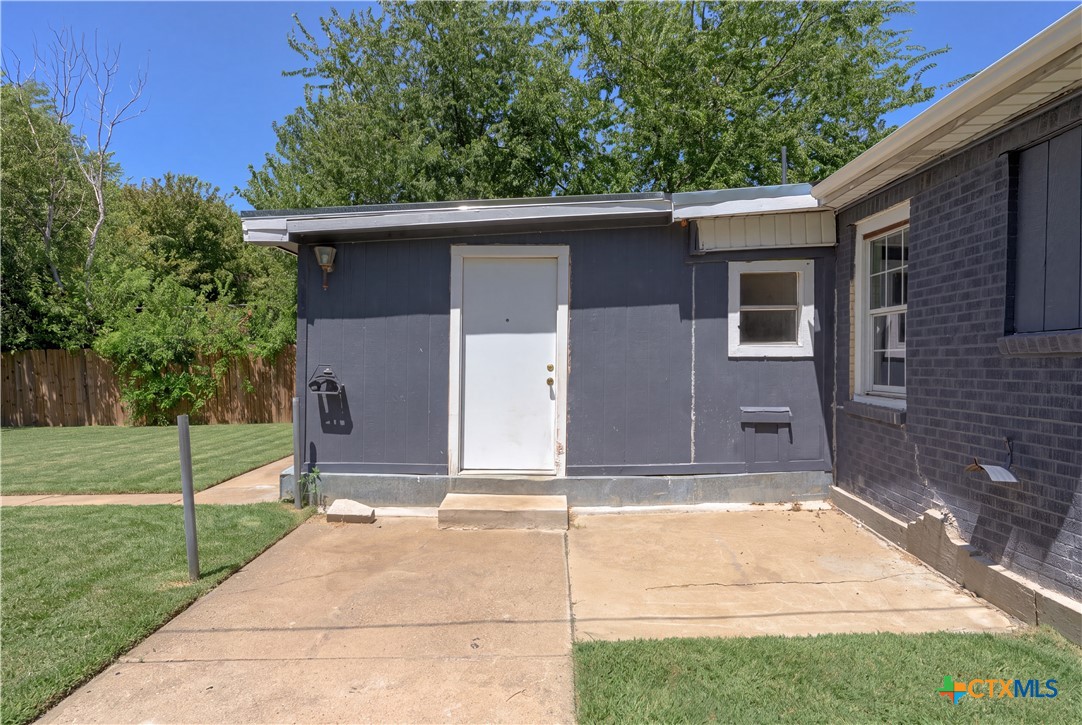 main property photo 9