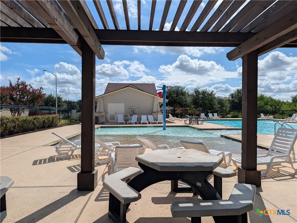 main property photo 37