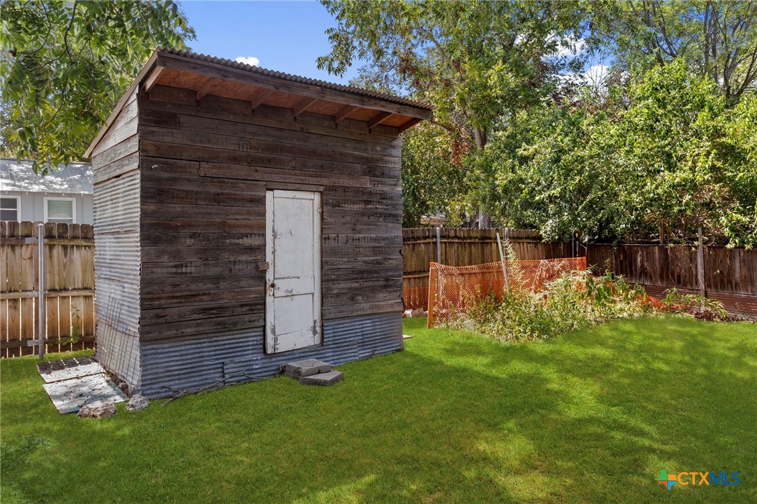 main property photo 33
