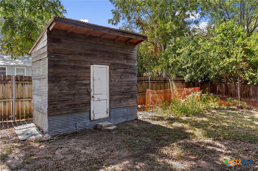 main property photo 34