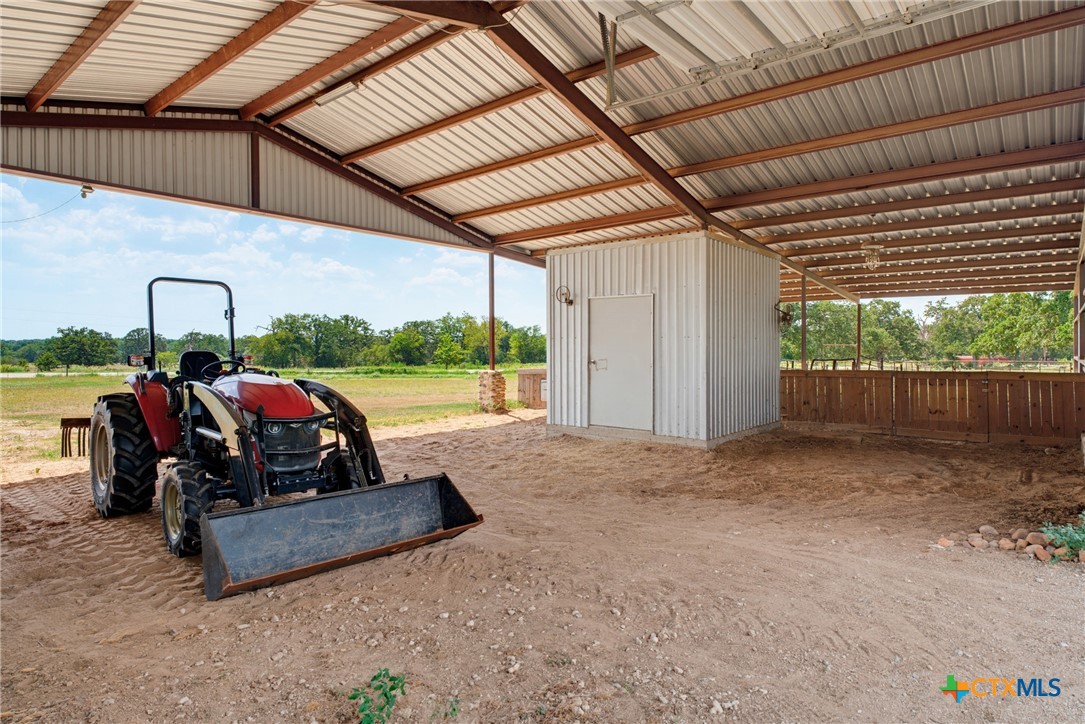main property photo 10