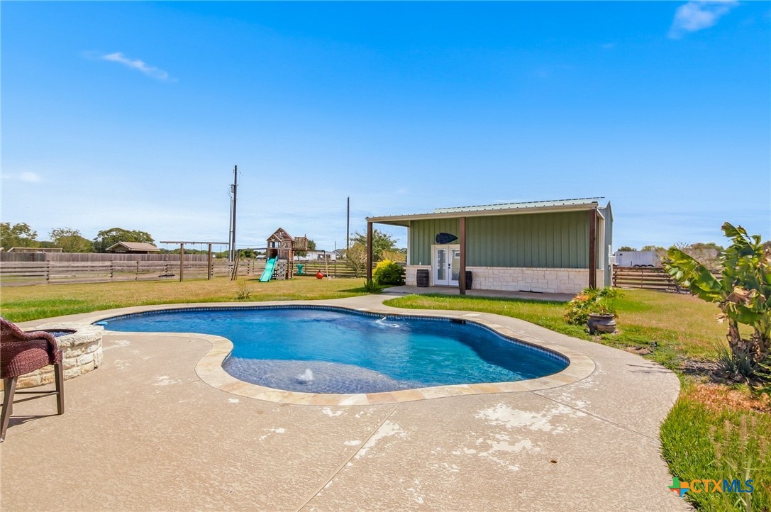 main property photo 30