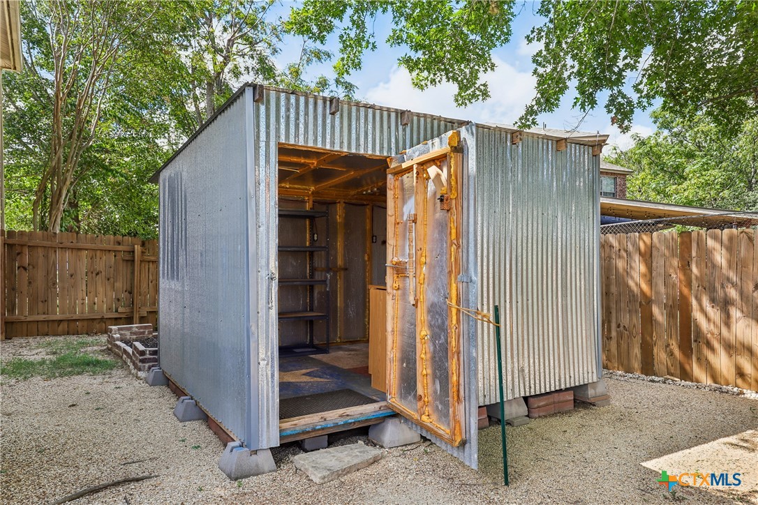 main property photo 33