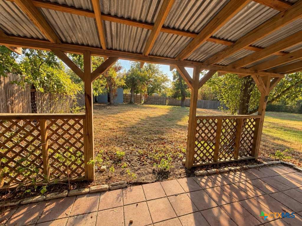 main property photo 17