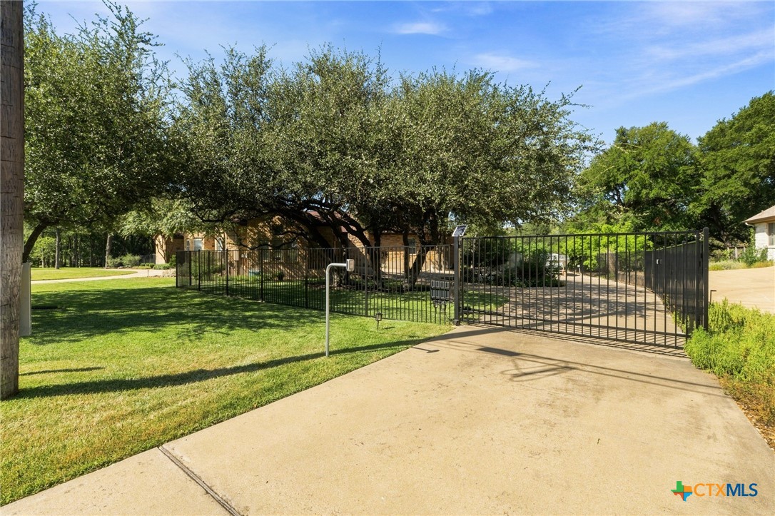 main property photo 4