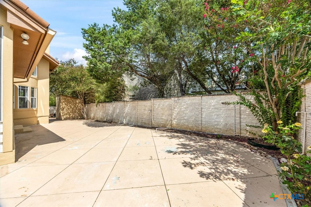 main property photo 40