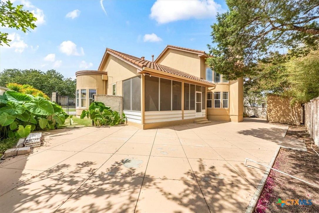 main property photo 5
