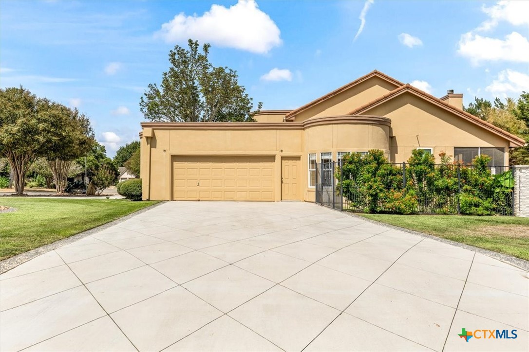 main property photo 8