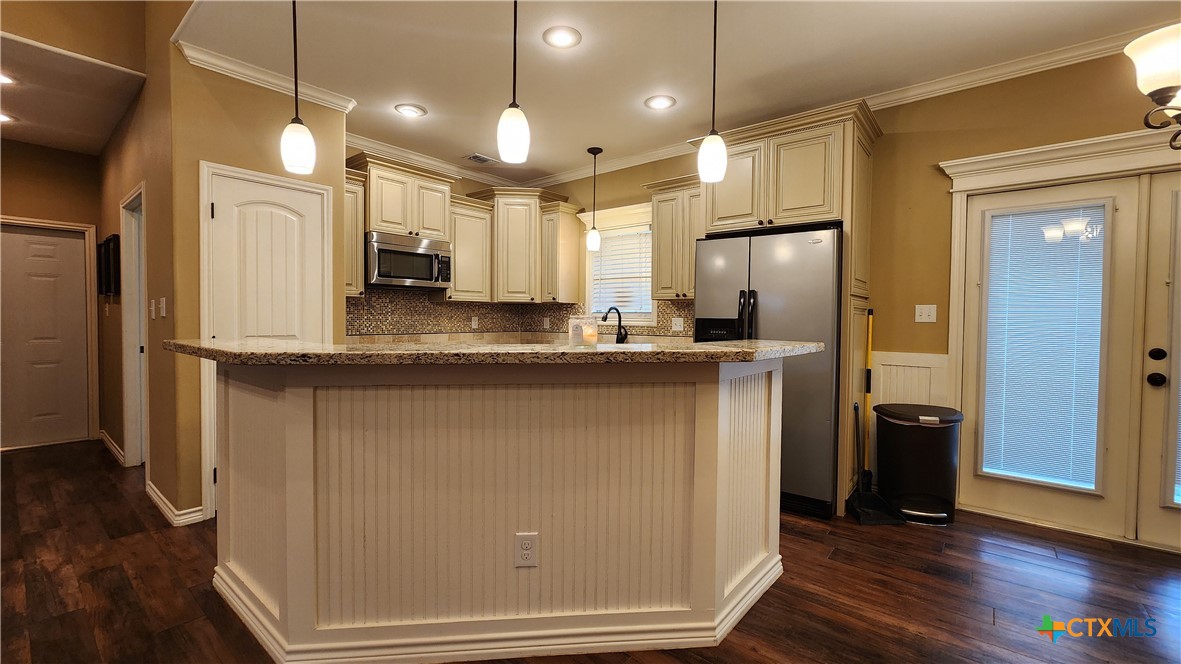 main property photo 8