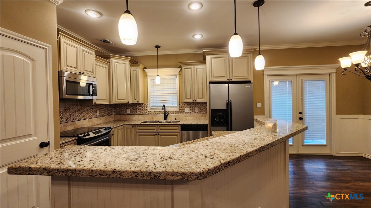 main property photo 9