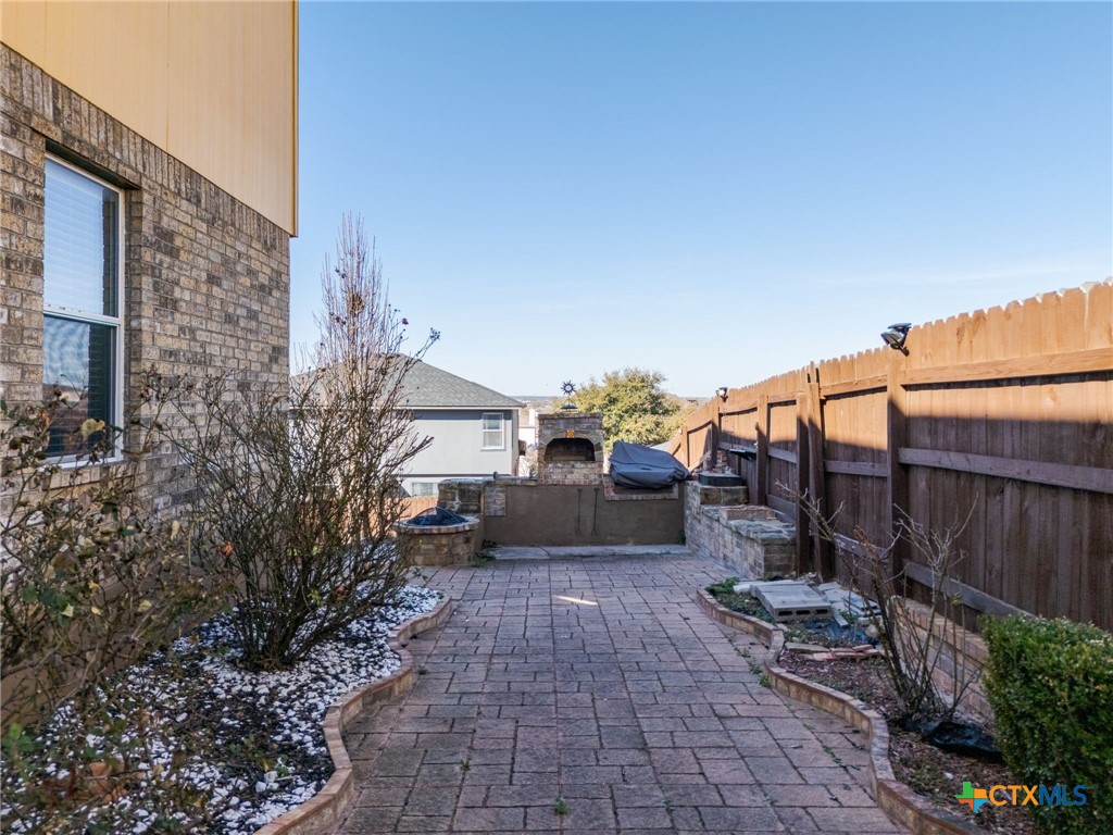 main property photo 17
