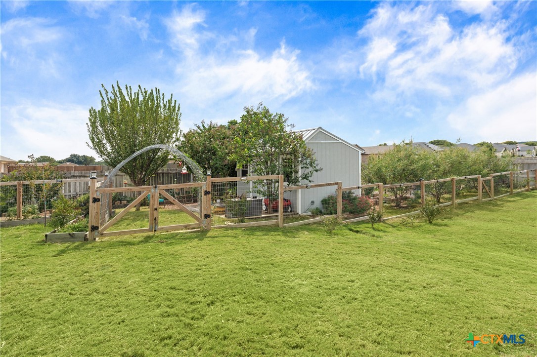 main property photo 40