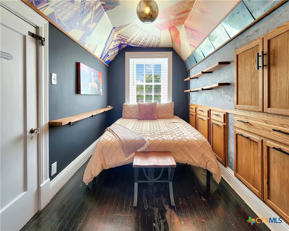 main property photo 34
