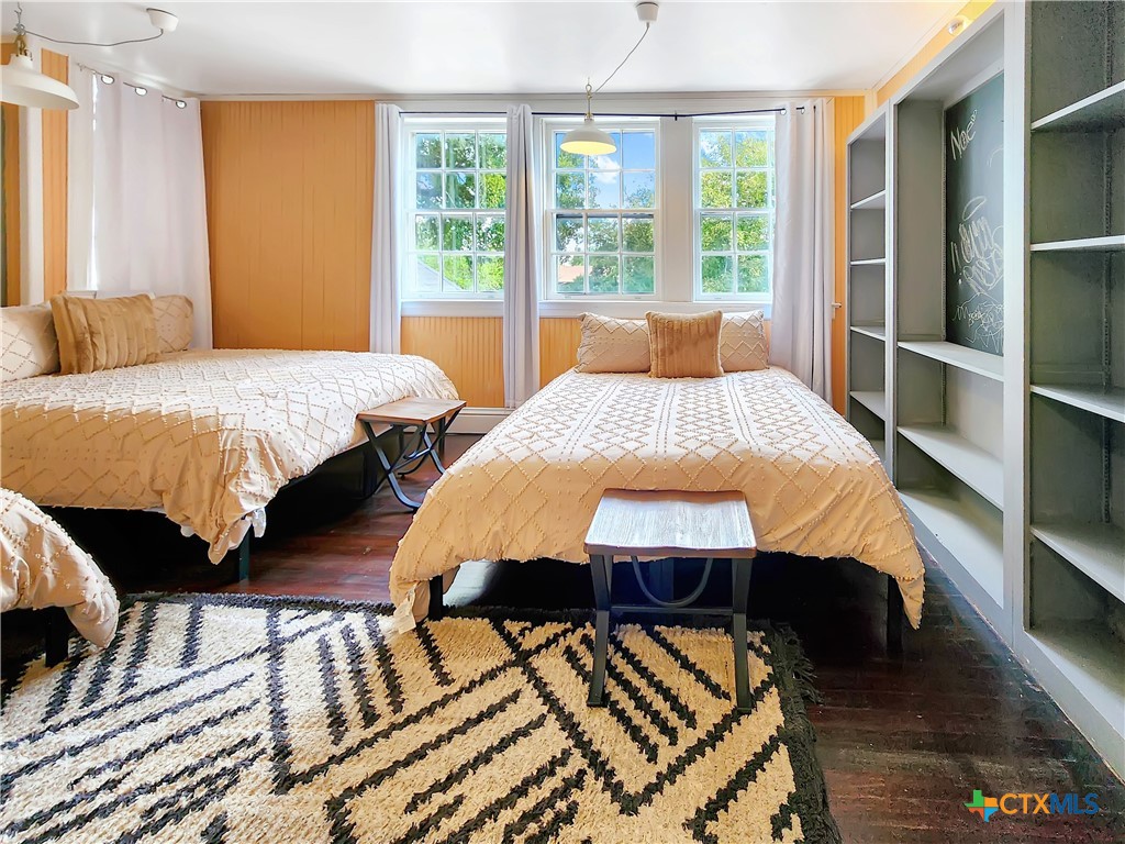 main property photo 37