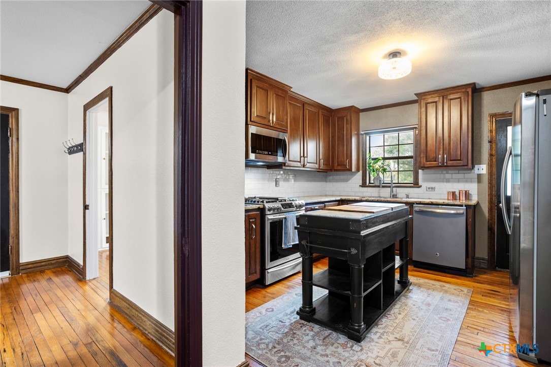 main property photo 16
