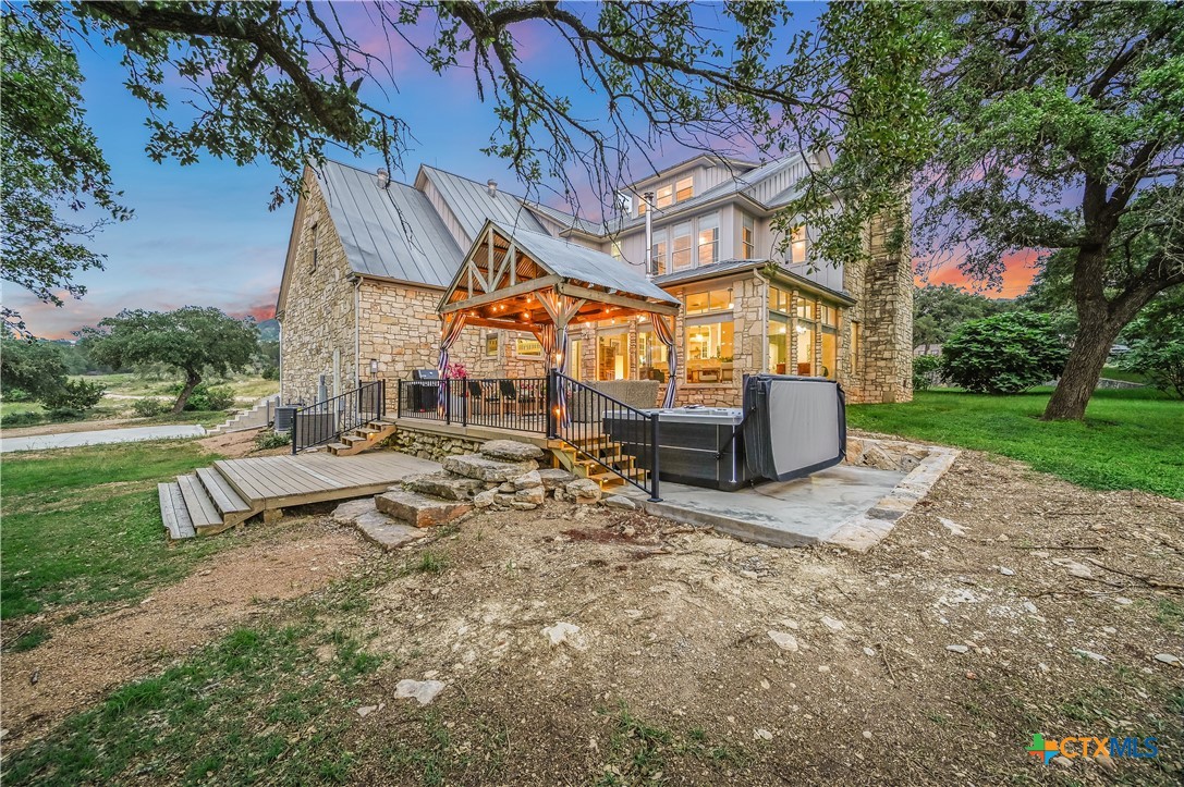 main property photo 17