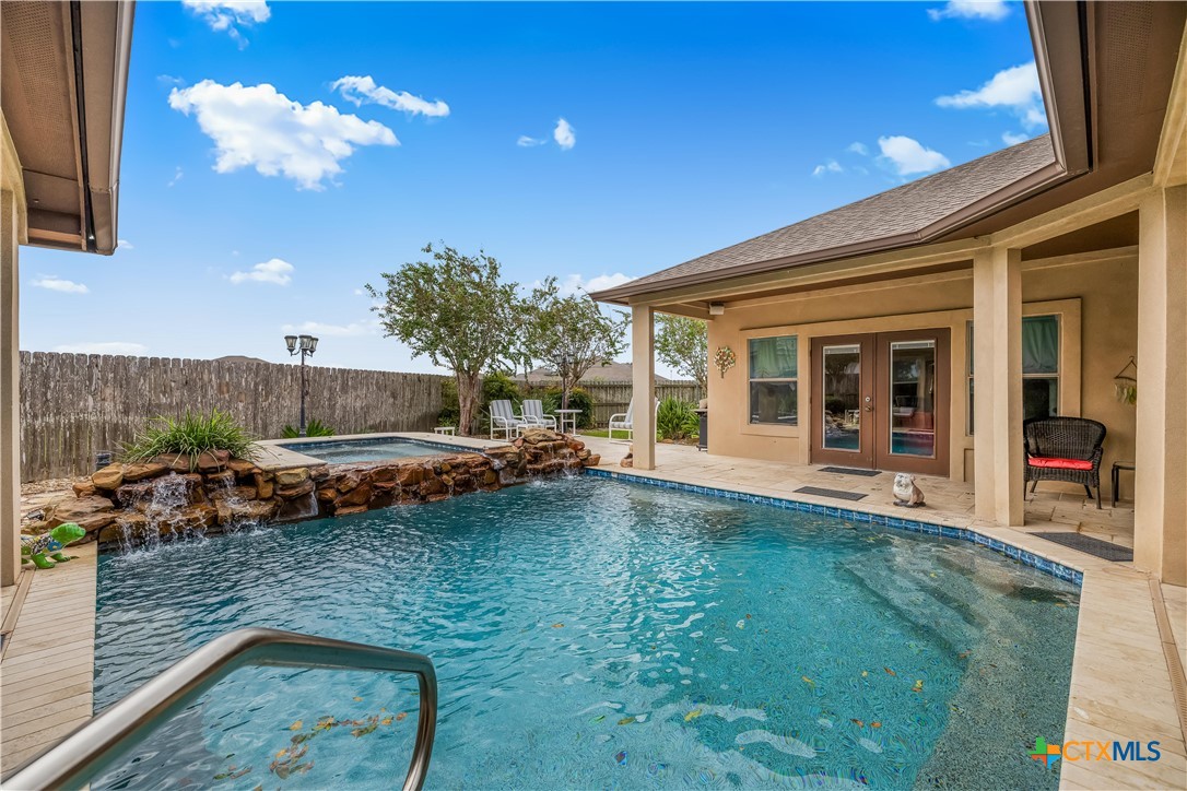 main property photo 5