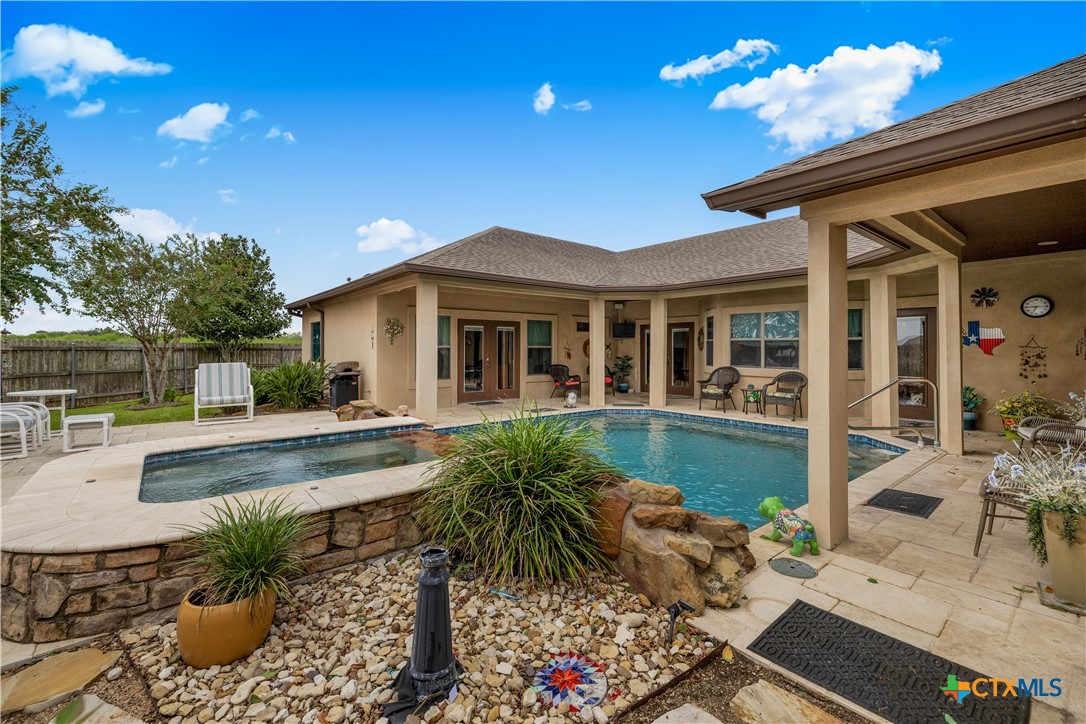 main property photo 7