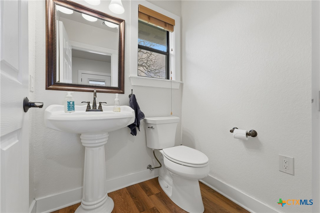 main property photo 28