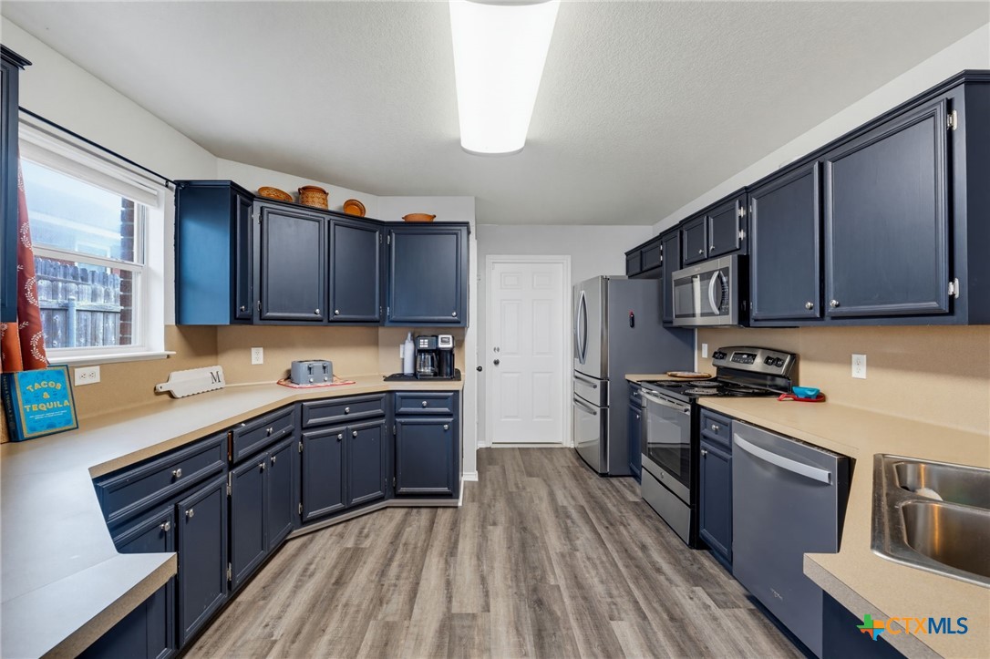 main property photo 9
