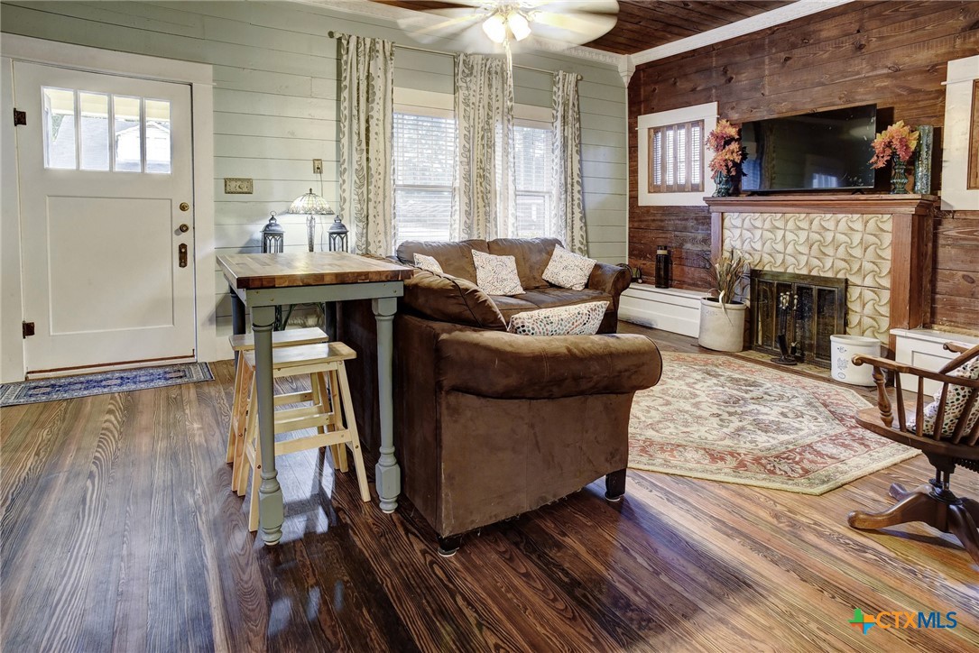 main property photo 6