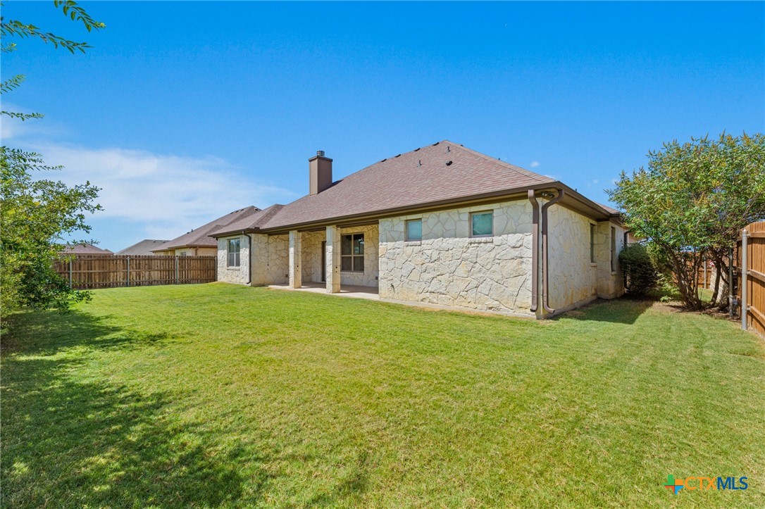 main property photo 9