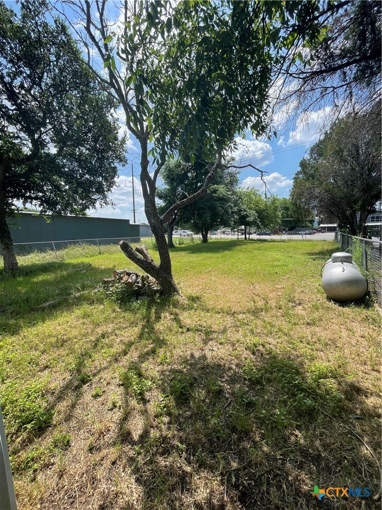 main property photo 37