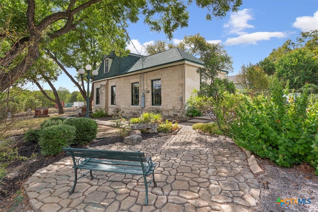 main property photo 33