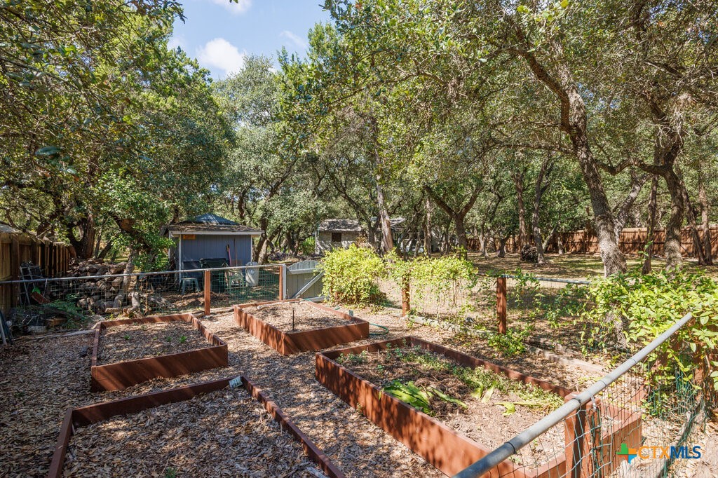 main property photo 40