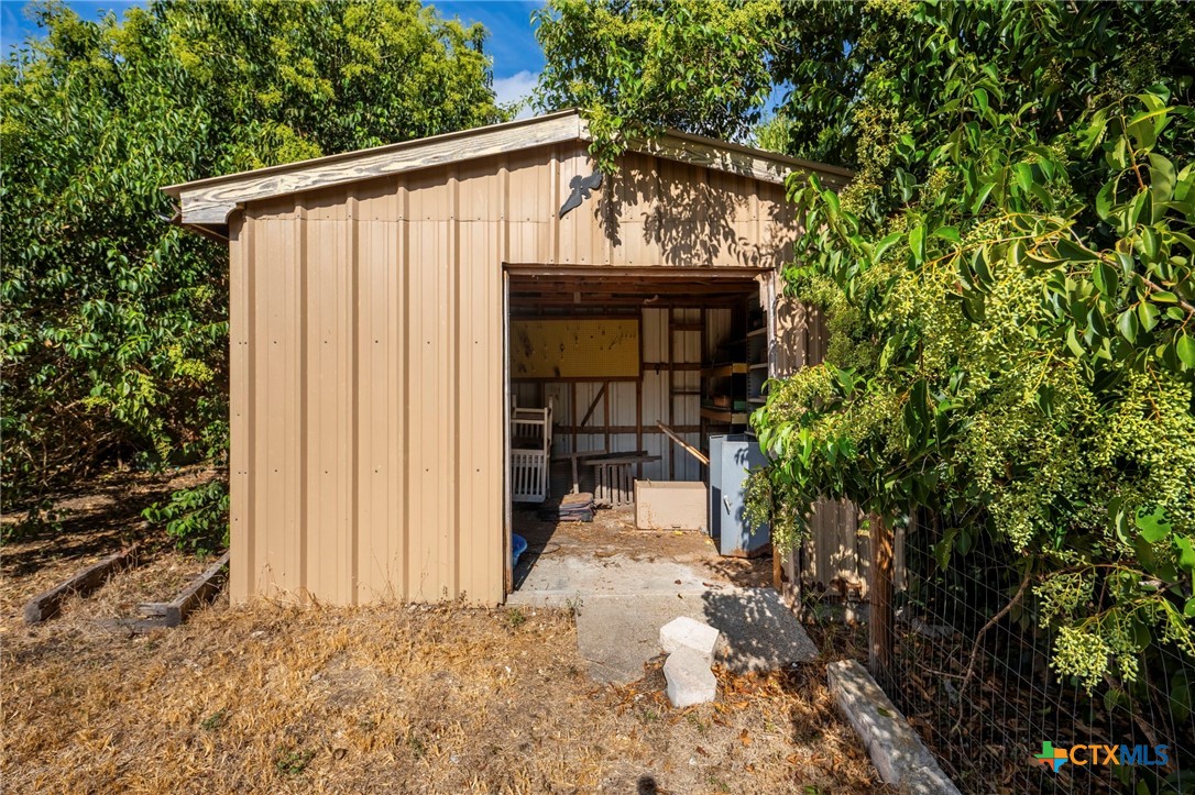 main property photo 27