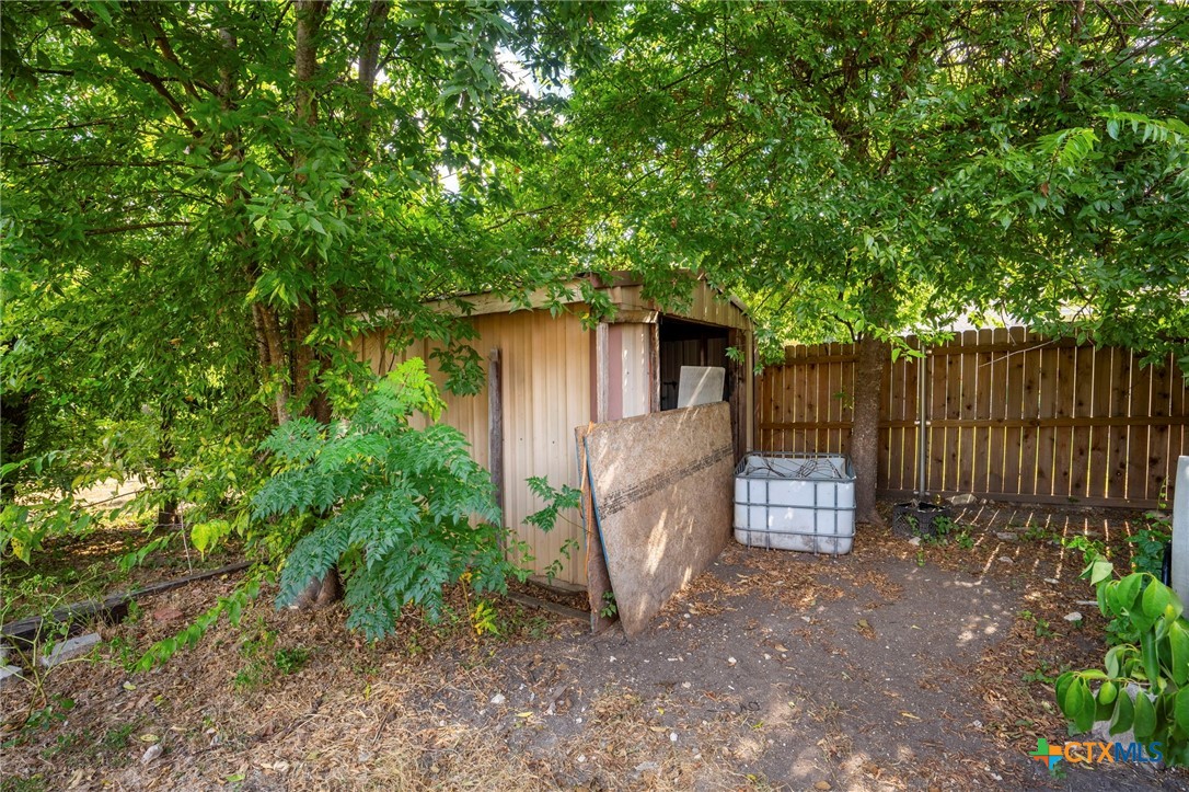 main property photo 28