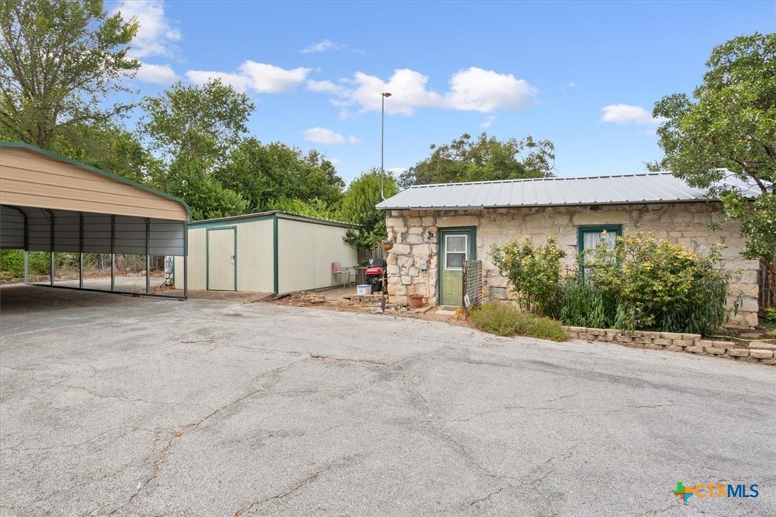 main property photo 33