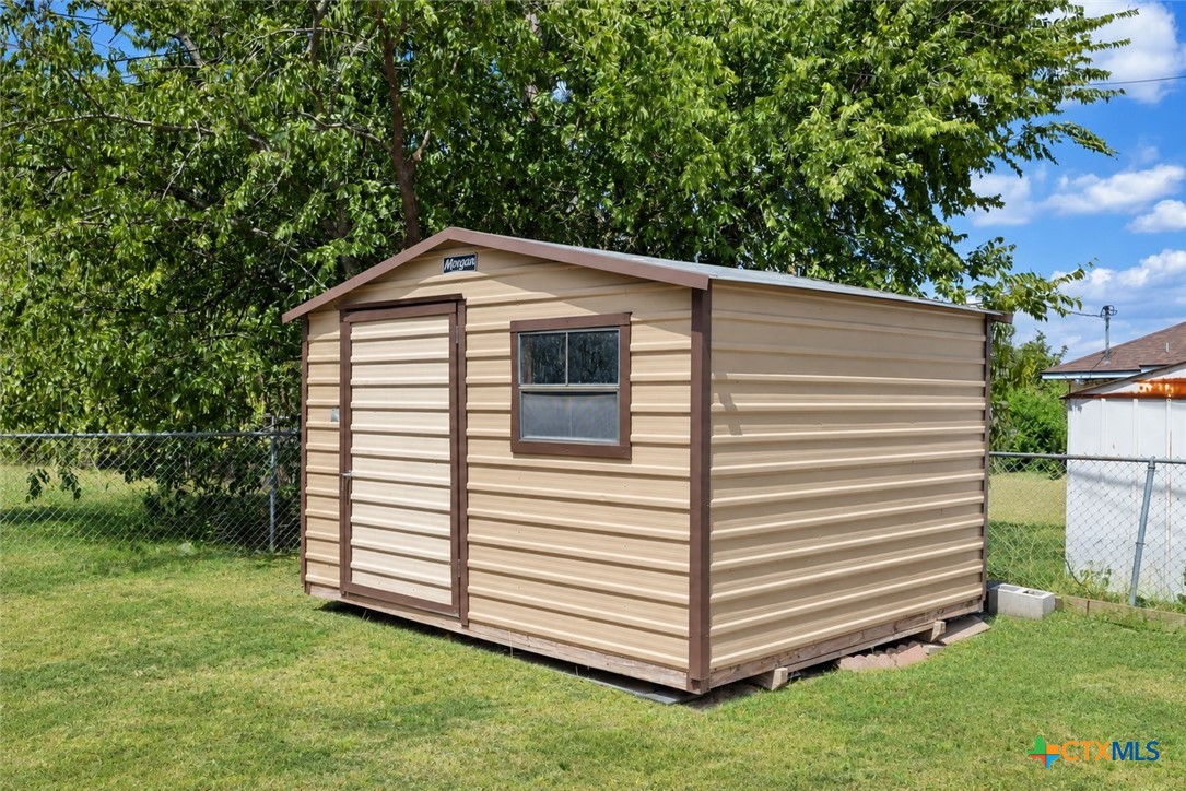main property photo 26