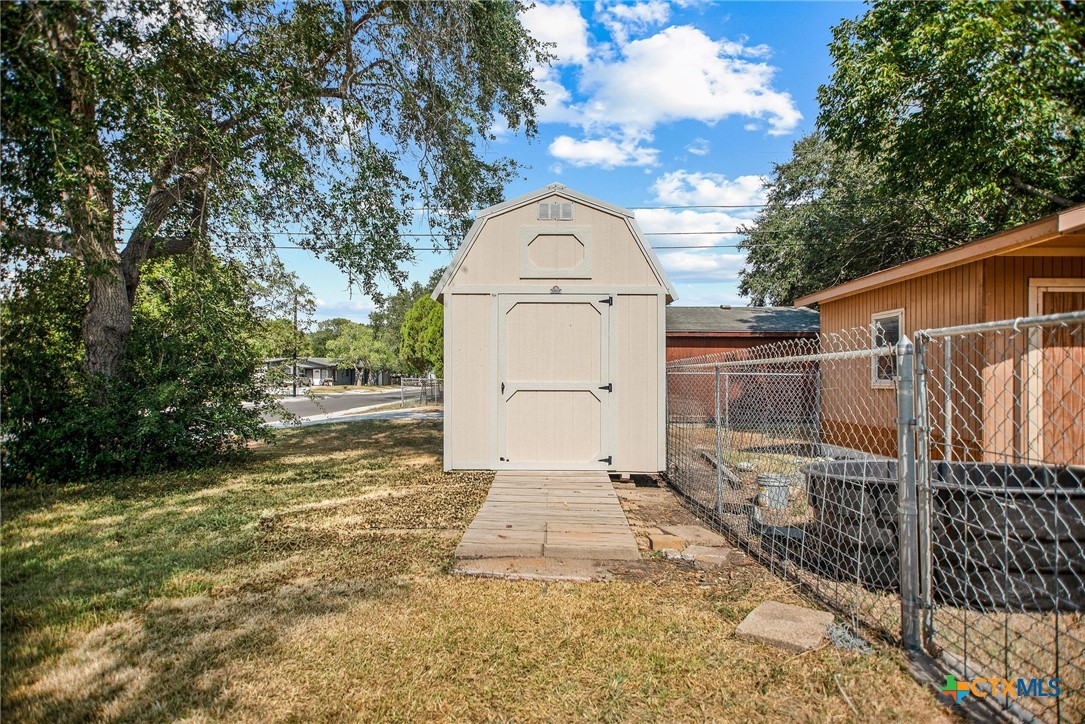 main property photo 19