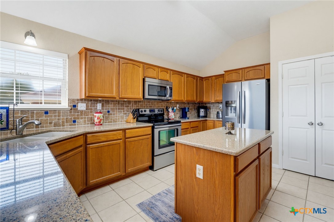main property photo 10