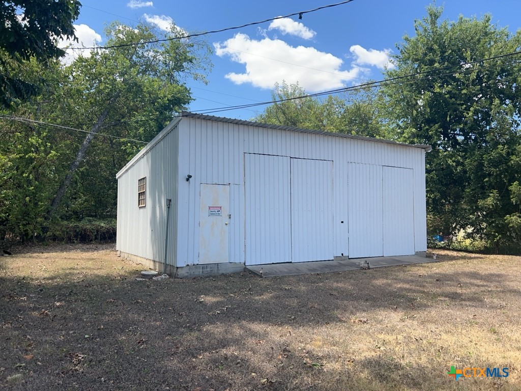 main property photo 6
