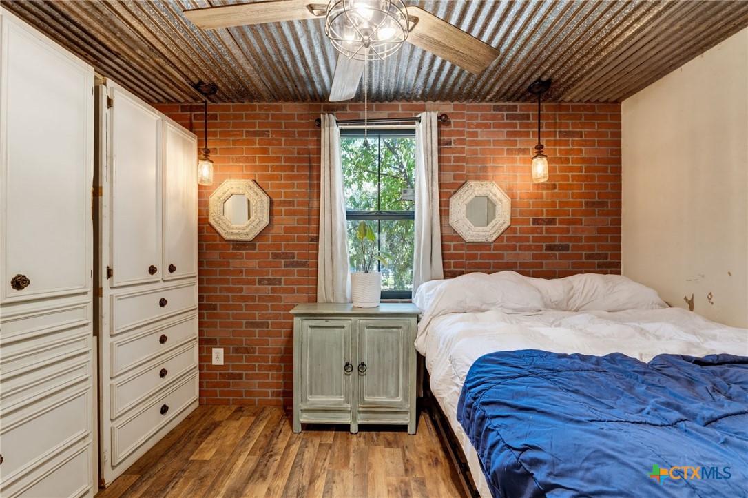 main property photo 16
